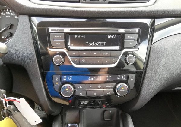 Nissan Qashqai cena 42900 przebieg: 121000, rok produkcji 2014 z Sompolno małe 172